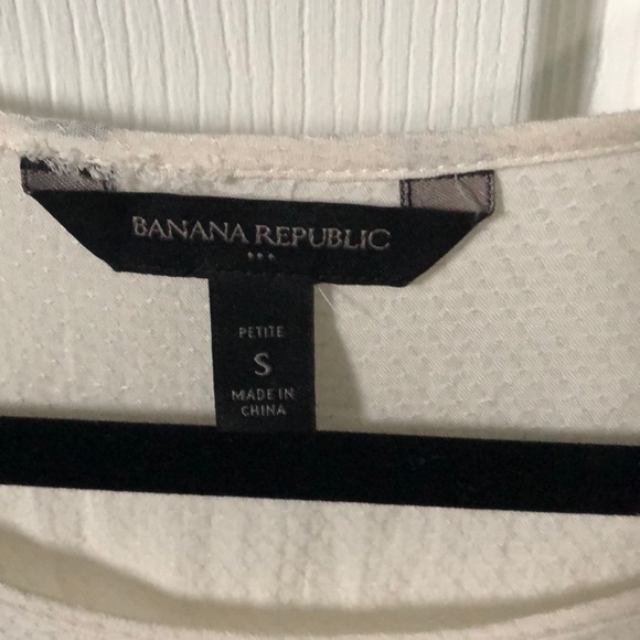 🎉FLASH SALE🎉 Banana Republic Top - Picture 2 of 4
